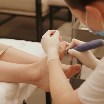 Russian Cleaning Without Colour (Pedicure)